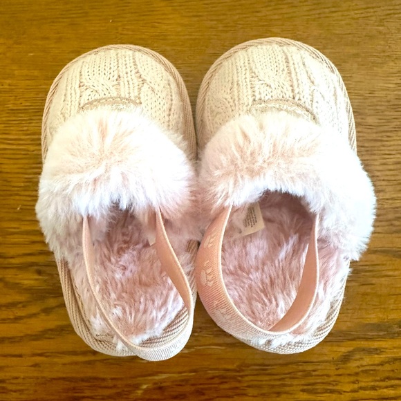 BearPaw Slipper Slides with strap - Picture 3 of 3